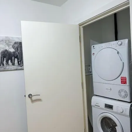 Luxury 2 Bed 2 Bath 1 Min From Station Apartment London Exterior photo