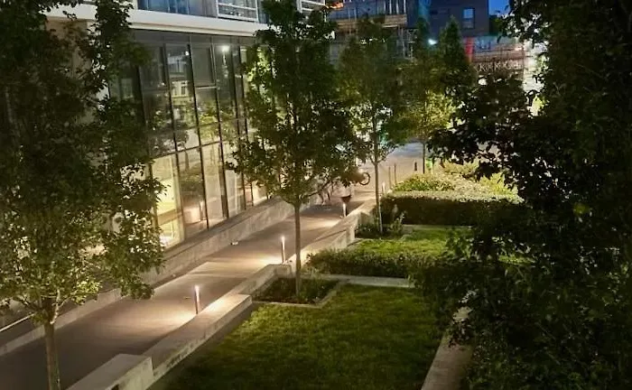 Luxury 2 Bed 2 Bath 1 Min From Station