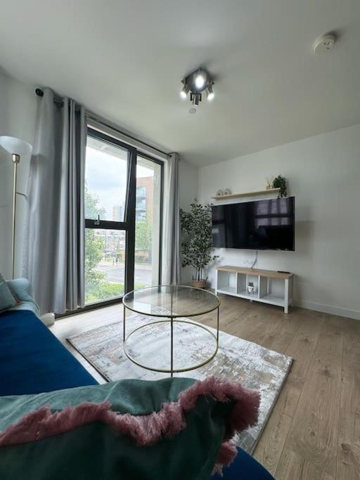 Luxury 2 Bed 2 Bath 1 Min From Station Appartement Londres
